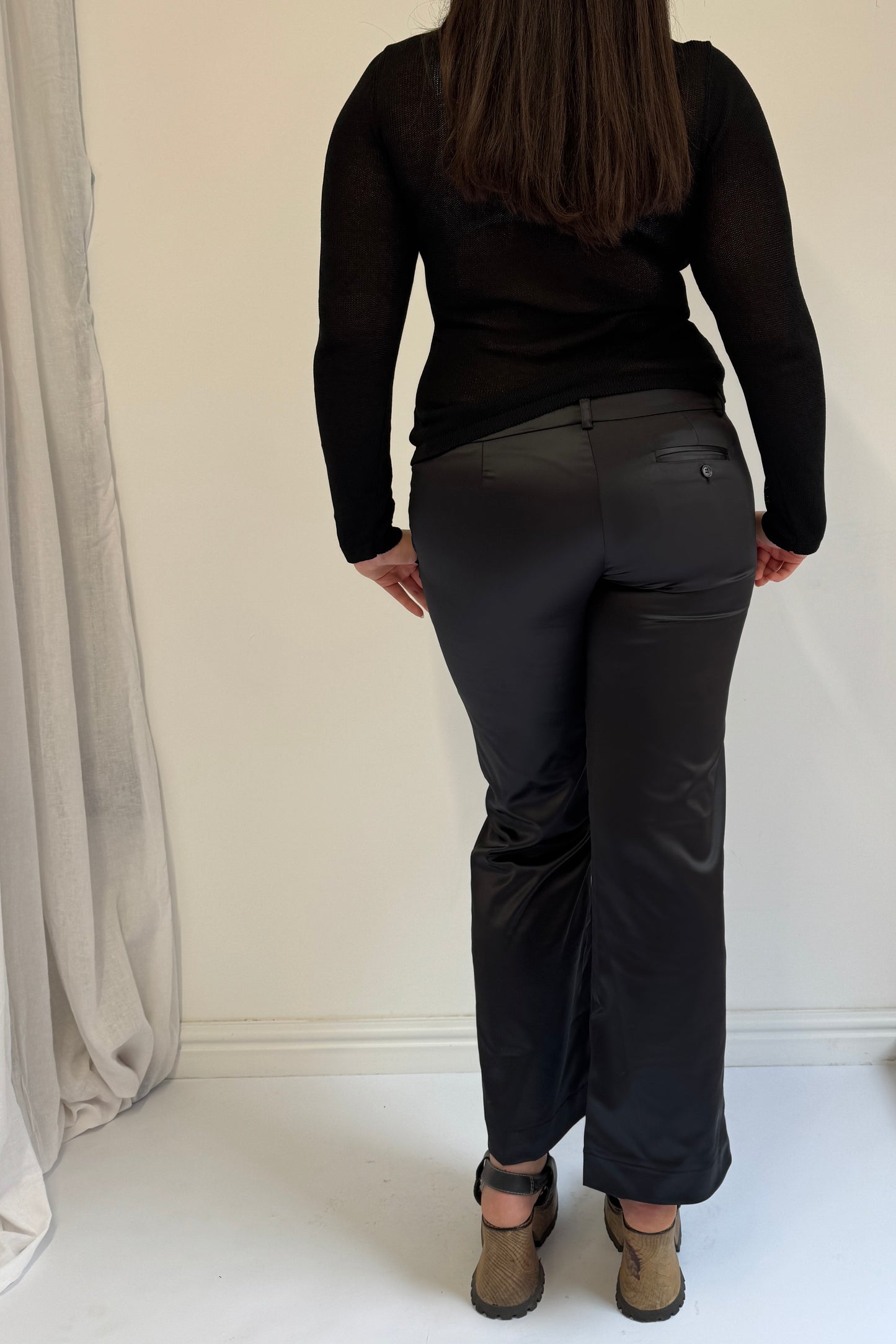 The Naomi Long Sleeve - Black