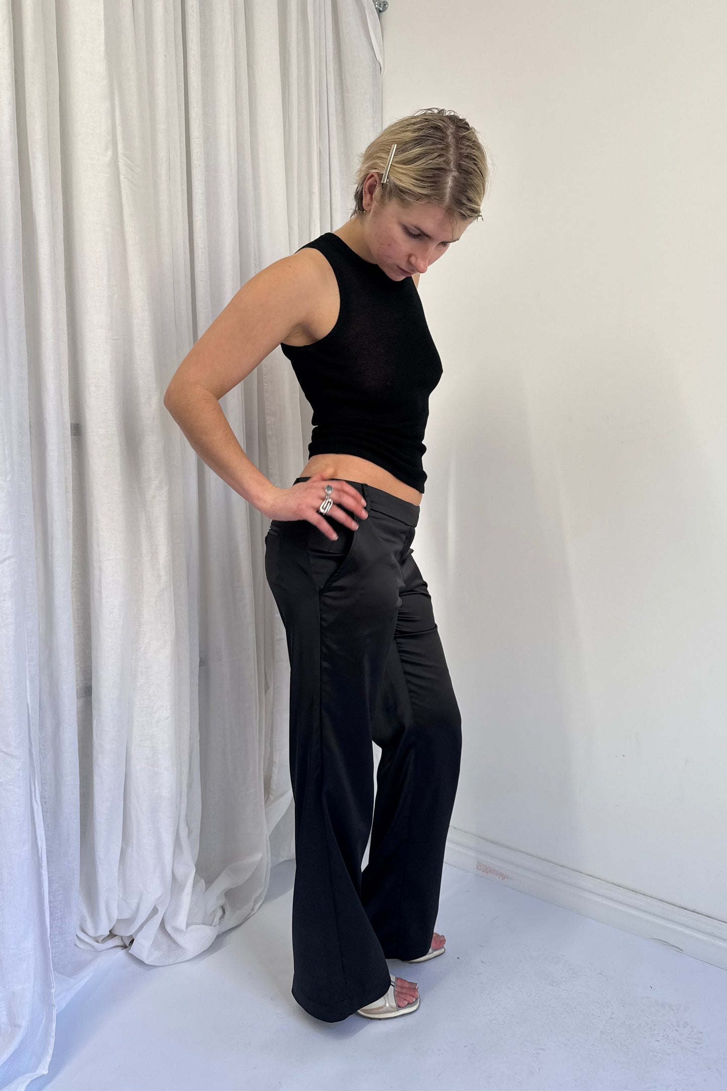 The Naomi Vest - Black